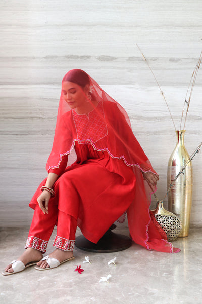Naveli Kurta Set
